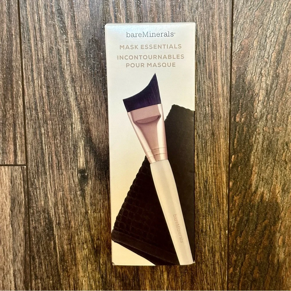 Bare Minerals Mask Essentials with mask smoothing brush and cloth BNIB